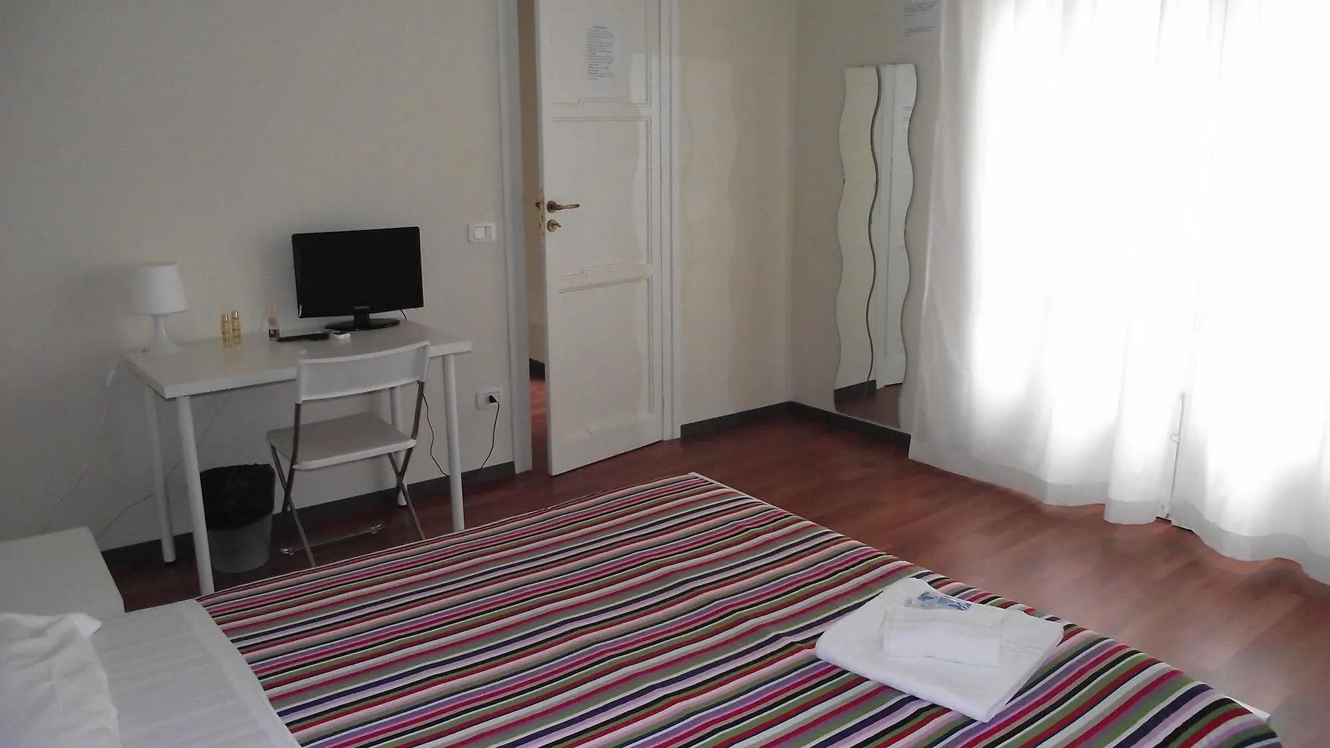 Castelnuovo Rooms #Politeama Palermo 0*,  Italy