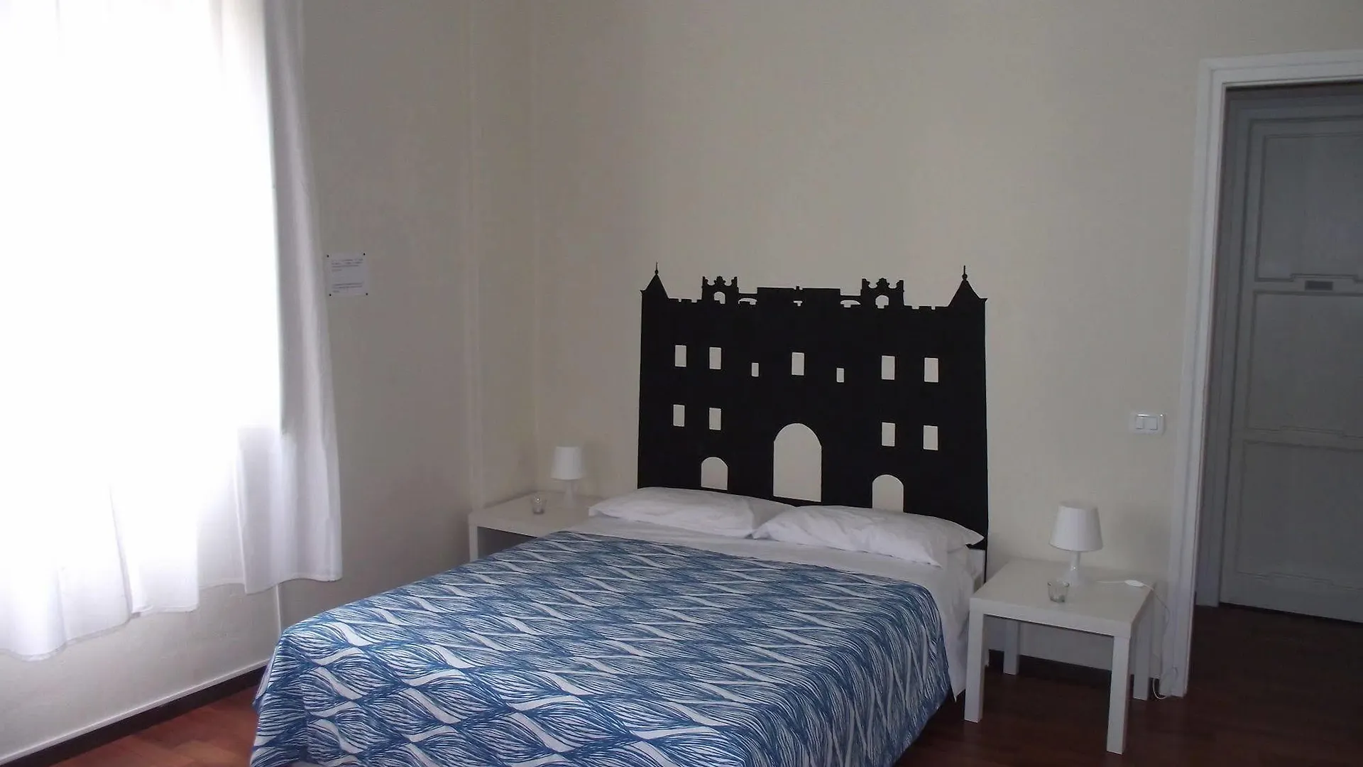 Castelnuovo Rooms #Politeama Palermo Guest house